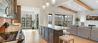 Abbey Villas Condo Steps to Pool Walk to Fontana Beach Dining and Marina