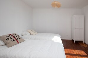 2 chambres, fer et planche à repasser, Wi-Fi gratuit, draps fournis