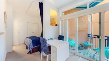 Iron/ironing board, internet, bed sheets, wheelchair access