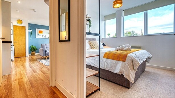 2 bedrooms, desk, iron/ironing board, WiFi (free)