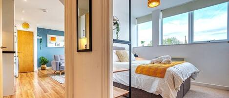 2 bedrooms, desk, iron/ironing board, free WiFi