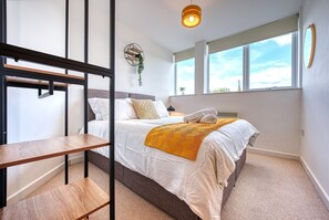 2 多间卧室、办公桌、熨斗/熨衣板、免费 WiFi
