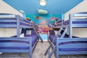 8 chambres, fer et planche à repasser, Wi-Fi, draps fournis