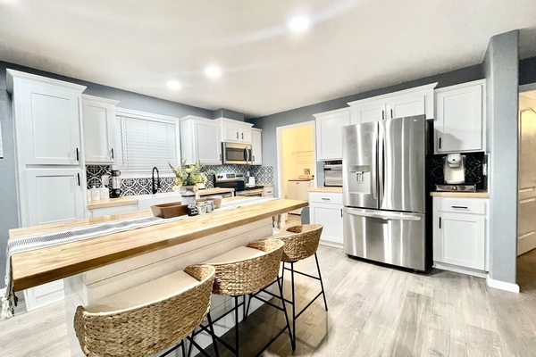 Frigorifero, microonde, forno, piano cottura