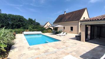 Piscine extérieure, piscine chauffée