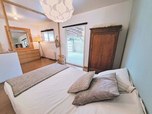 4 Schlafzimmer, Bügeleisen/Bügelbrett, WLAN, Bettwäsche