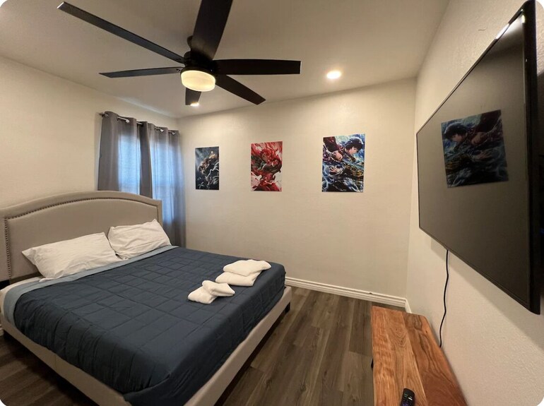 Open Concept Modern Home: About 20 Minutes Or Less To Disney,malls, Beaches, Etc - Huntington Beach, CA