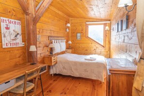 3 bedrooms, iron/ironing board, WiFi