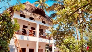 Exterior - Helwa's Beach Hotel (Bwejuu)