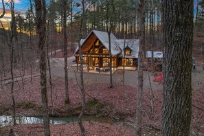 Exterior - Entertaining Cabin on Creek|Prime Loc|Dogs OK (Broken Bow)