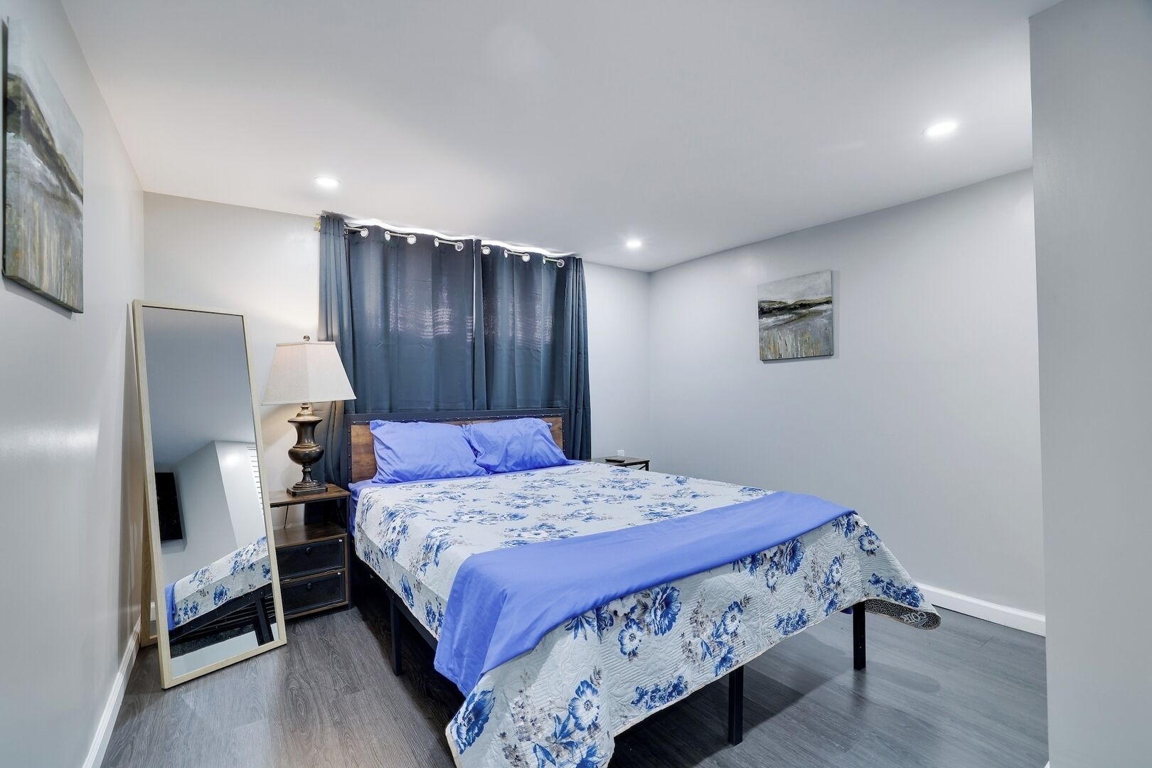 5 bedrooms, desk, iron/ironing board, WiFi