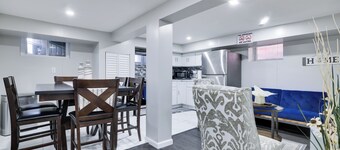 Newark 4BR Getaway Free Parking & City Access