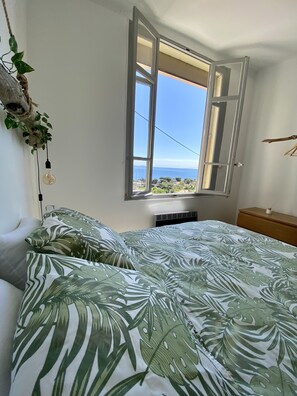 1 chambre, fer et planche à repasser, lit parapluie, Wi-Fi