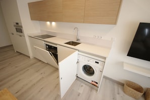 Fridge, microwave, coffee/tea maker, electric kettle
