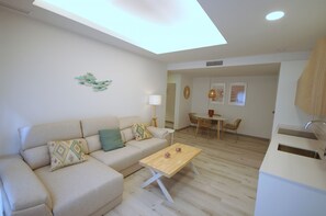 TV - 205 Livingtarifa La Orilla (Tarifa)