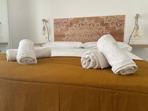 4 bedrooms, WiFi, bed sheets