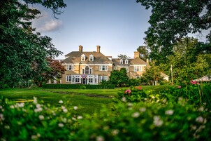 Quarto executivo, 1 cama Queen | 1 quarto, individualmente decorados, individualmente mobiliados