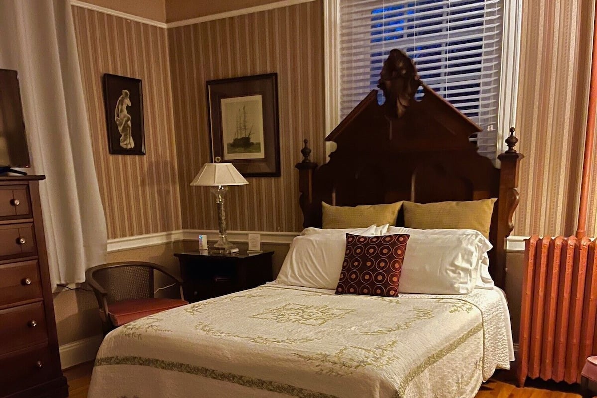 Executive Room, Multiple Beds | 1 bedroom, individually decorated, individually furnished, free WiFi