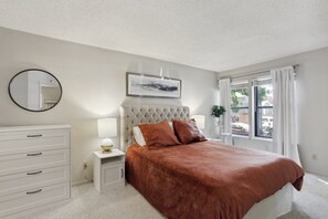 1 bedroom, iron/ironing board, WiFi, bed sheets - Hip Historic Baker Area Condo - Individual Garage Parking Included! (Denver)