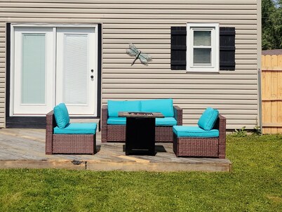 Boho cozy 3 bedroom house close to Syracuse and Oswego with waterfront views.