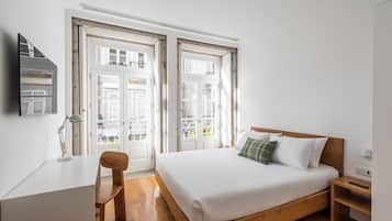 Soundproofing, free WiFi, bed sheets