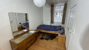 4 bedrooms, WiFi, bed sheets