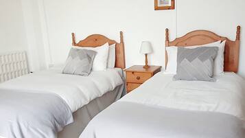 Apartemen | Area keluarga | TV layar datar