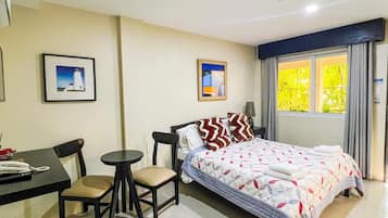 Free WiFi, bed sheets
