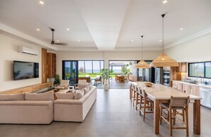 Smart TV - Casa Natalia: Luxurious Oceanfront Villa with Housekeeping and Concierge (playa potrero)