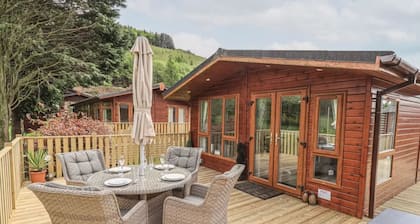 Winterfell Lodge - a holiday lodge that sleeps 4 guests in 2 bedrooms