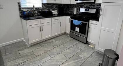 2 bed room apartment w/parking.
