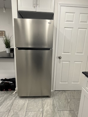 Interior - Modern & Cozy 2BR Apt w/ Parking – Perfect Location! (Elmont)