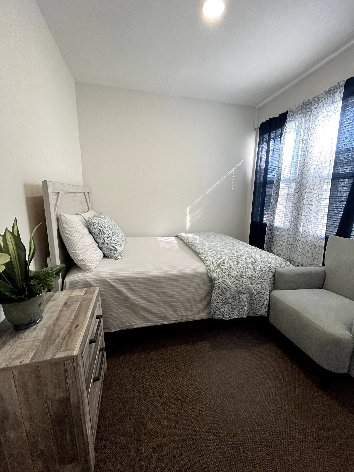 2 bedrooms, iron/ironing board, WiFi (free), bed sheets