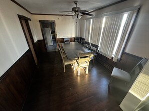 Dining - Spacious Boardwalk Apt Sleeps 12 (Wildwood)