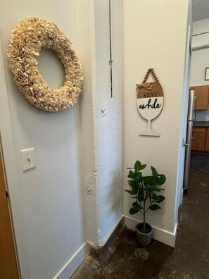 Interior - 2-bedroom apartment just 9 minutes drive to Kings Island (Maineville)