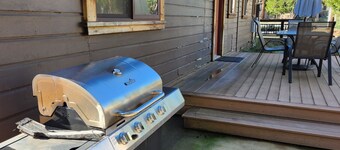 Escape to Nature: Charming 3-Bedroom Cabin near Trinity Lake