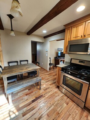 Private kitchen - Escape to Nature: Charming 3-Bedroom Cabin near Trinity Lake (Trinity Center)