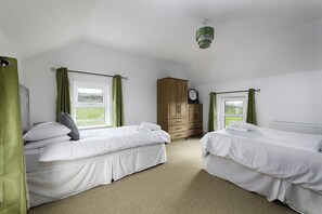 3 bedrooms, iron/ironing board, free WiFi, bed sheets