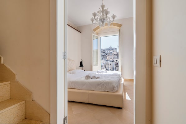 Deluxe-Doppelzimmer, eigenes Bad, Stadtblick