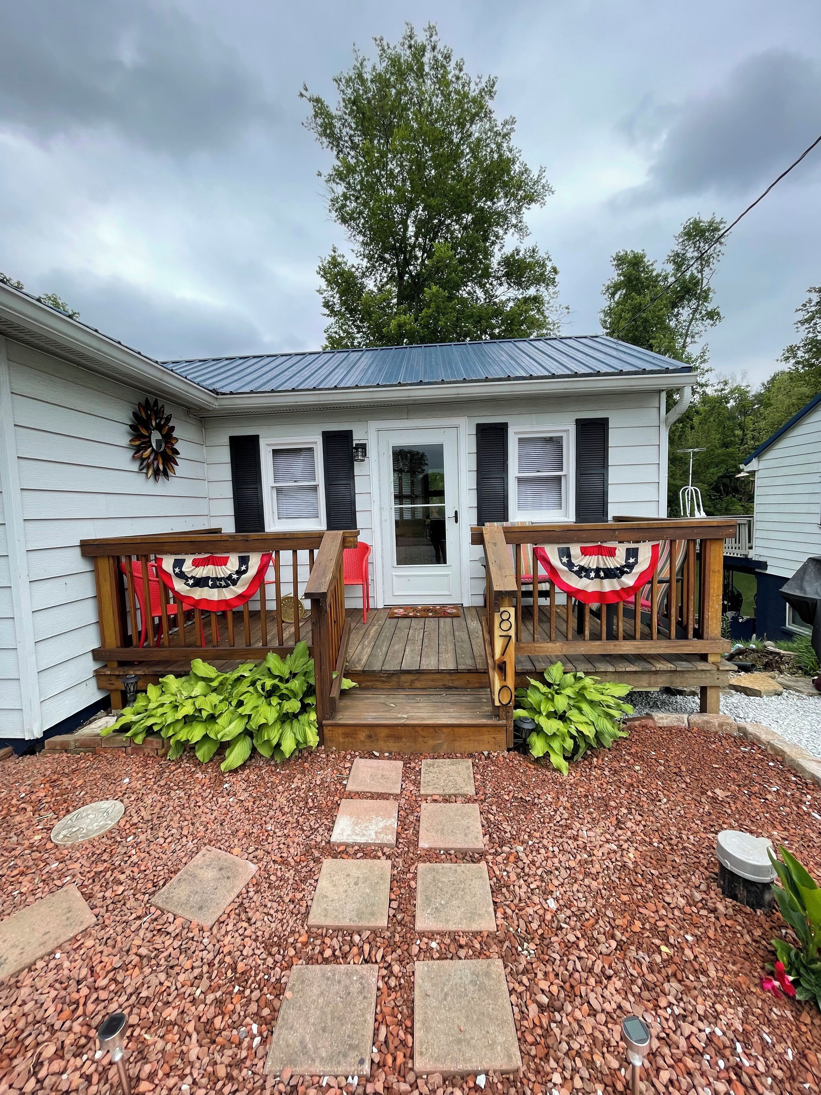 Unplug & unwind at our little luxury cottage!