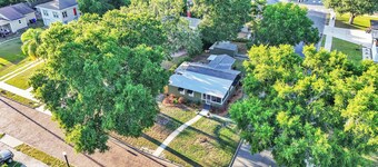 The Olive Branch – 5★ Historic Bungalow Walkable + Stylish + Family-Friendly