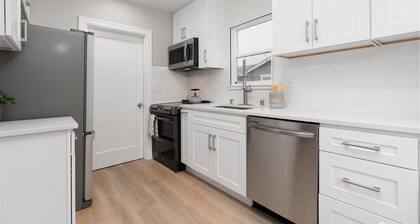 Cozy Sumner Home: Near Shops/Dining & Freeway Access, fully fenced, pet friendly