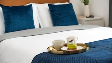 Premium Apartment | Laptop workspace, blackout drapes, iron/ironing board