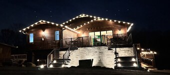 7 BR Bunk House in Cozy Campobello Sleeps 28