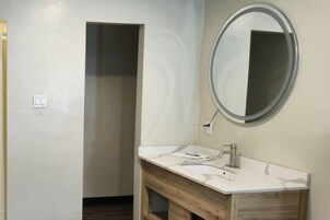 Ducha, cabezal de ducha con hidromasaje, artículos de tocador gratuitos