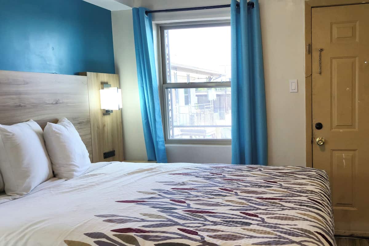 Free WiFi, bed sheets