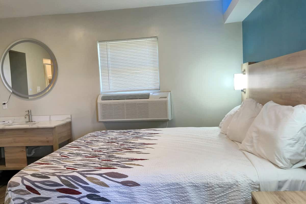 Free WiFi, bed sheets