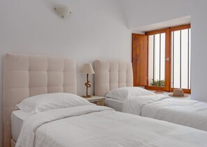 2 chambres, fer et planche Ă repasser, Wi-Fi gratuit, draps fournis