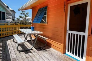 Outdoor dining - Pet Friendly Gulf Shrimp N Cape behind TradingPost- Beach Access (Port St Joe)