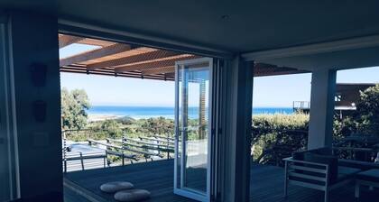Fabulous newly renovated family-friendly beach house with great views